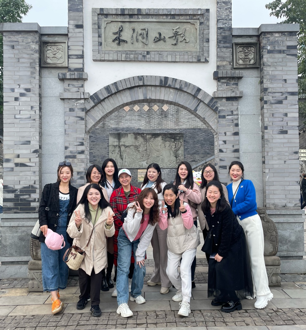 20230309-重慶分公司-張心儀-重慶分公司開展“遇見美麗，多彩生活”的三八婦女節(jié)踏青活動(dòng) (1).jpg